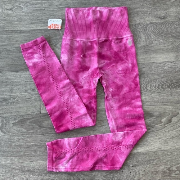 FP Movement Good Karma Tie Dye Leggings in Pink Astor Combo Size XS/S NWT - Picture 1 of 15